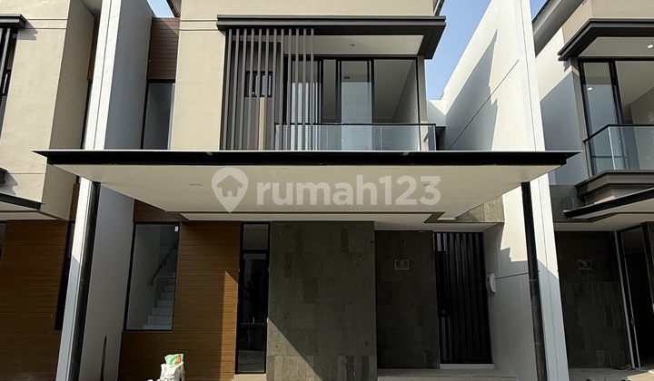For Sale Mrs. House PIK2 Kuningan Village 8x15 [4+1 Bedrooms]
