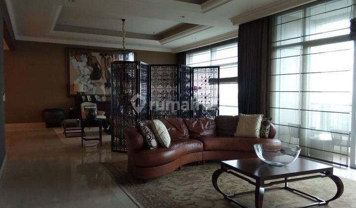 ruang keluarga apartemen mewah pacific place 1000m2