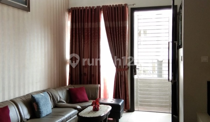 Rumah Murah 2.5 Lantai Semi Furnished Siap Huni Bebas Banjir di Citra 7 Rumah Murah 2.5 Lantai Semi Furnished Siap Huni Bebas Banjir di Citra 7