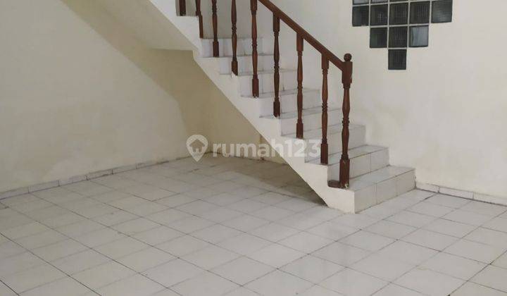 Rumah murah kamar banyak di Taman Surya 5 3