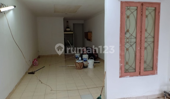 Rumah Murah 2 Lantai Siap Huni SHM Bebas Banjir di Jl Utama Cengkareng