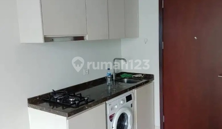 Affordable 3 Bedroom Semi-Furnished Apartment at Green Sedayu Apartment Cengkareng
