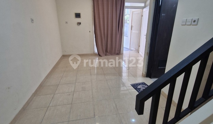 Rumah Bagus 2 Lantai Siap Huni Bebas Banjir di Park Residence Taman Surya 5