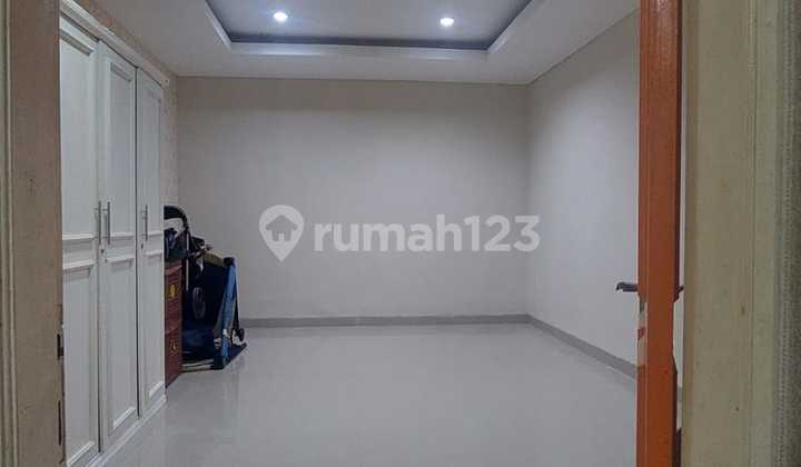 Affordable House Still Negotiable 2 Floors Ready to Occupy in Mutiara Taman Palem, Cengkareng