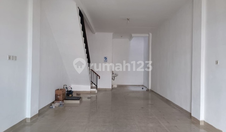 Ruko Murah 3 Lantai Siap Pakai Parkiran Luas Di Mutiara Taman Palem