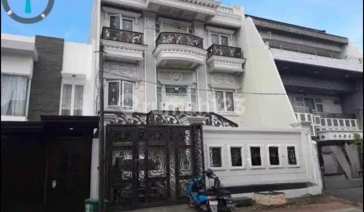 Luxury 3.5-Storey House Ready to Occupy, Flood-Free in Taman Palem Lestari Cengkareng Luxury 3.5-Storey House Ready to Occupy, Flood-Free in Taman Palem Lestari Cengkareng