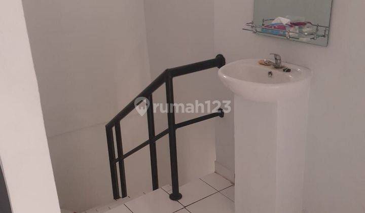 Rumah Murah Kamar Banyak Siap Huni 2 Lantai Di Taman Palem Lestari 2