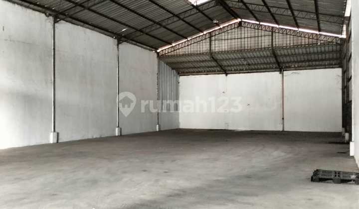 Gudang Murah 1 Lantai Parkir Luas Akses 40" Kawasan Pergudangan Kamal Raya