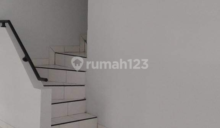 Rumah 2 Lantai Minimal 2 Tahun Siap Huni Di Taman Palem Lestari 2