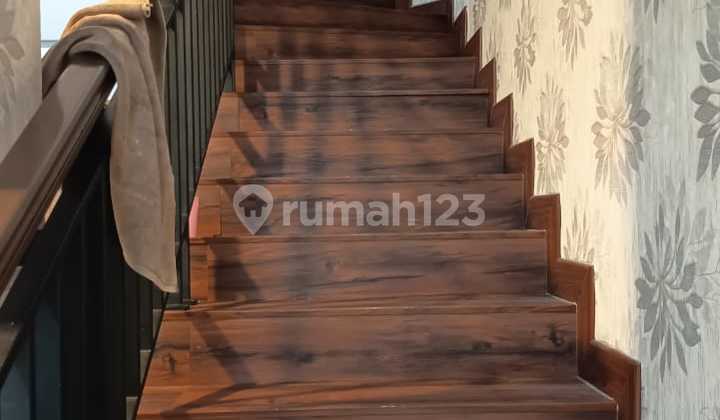 Rumah Murah 2 Lantai Siap Huni Bebas Banjir di Taman Surya 5 2