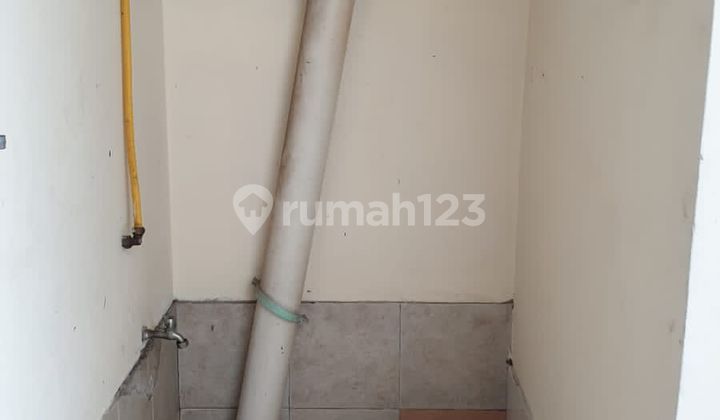 Dijual Rumah bagus rapih semi furnish siap huni hadap Tenggara di Nusaloka BSD. Lva 2