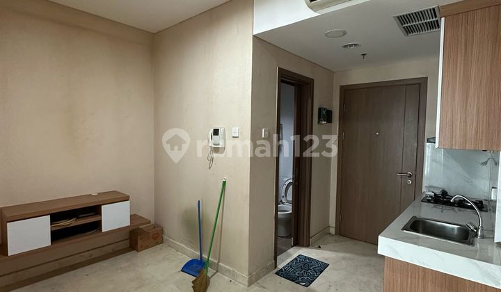 Quick Sale Ready-to-Occupy Apartment in Puri Orchard, West Jakarta. OWN EFSS