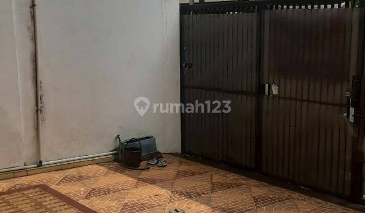 Dijual Rumah 2 Lantai Unfurnished SHM di Tomang , Jakarta Barat Seberang Central. Syn Efas 2