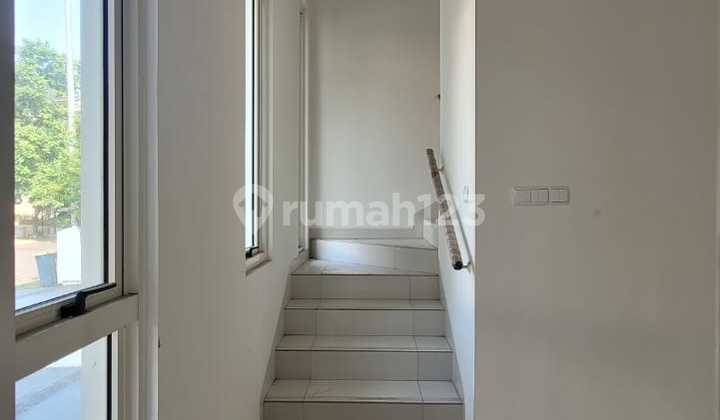 Dijual Rumah 2 Lantai Bagus Siap Huni Lokasi Strategis di Cluster Leora - Alam Sutera. Viviefb 2