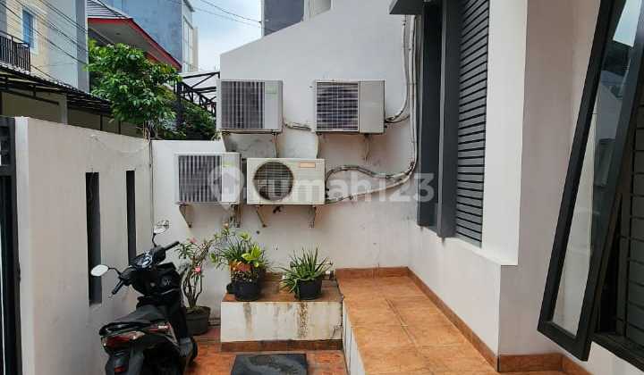 For Quick Sale: 3.5-Story Boarding House in Taman Apel, Tanjung Duren, West Jakarta - Lvaefa 2