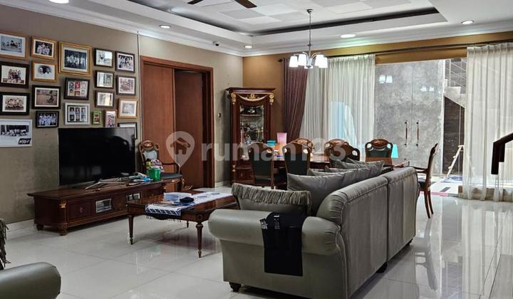 Dijual Rumah Hoek 3 Lantai Modern Style di Bsd The Green - Hlefb 2