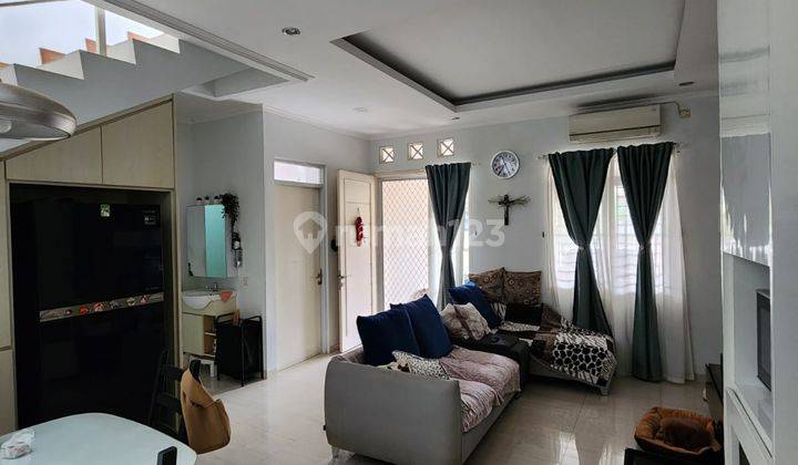 Dijual Rumah 2 Lantai Furnished SHM di Regency Melati Mas, Tangerang Selatan. Ynt Efbw 2