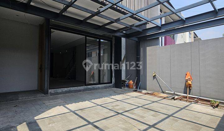 Dijual Rumah 3 Lantai Unfurnished Bangunan Mandiri di Sektor Gading Serpong Yl Efb 2