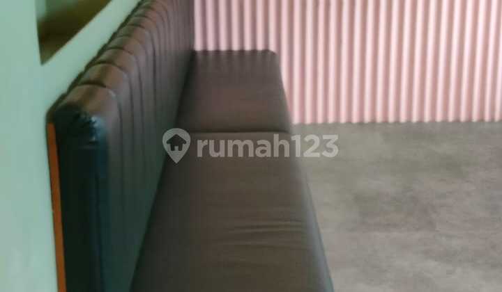 For Sale: Beautiful Edison Shop House in a strategic location at Summarecon Serpong. 2