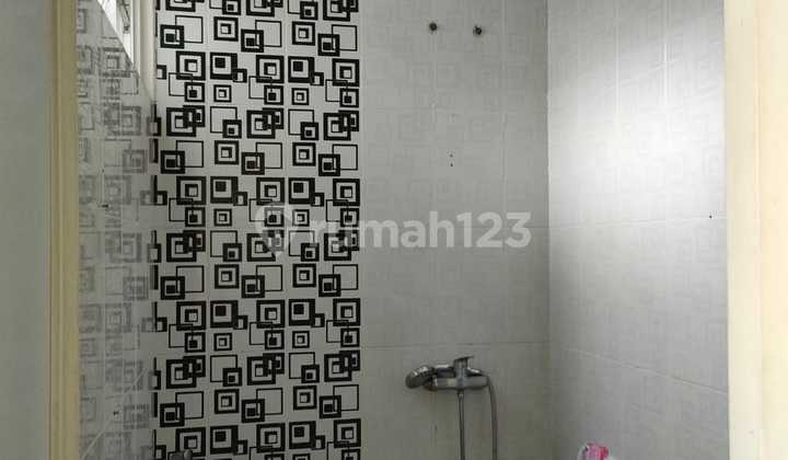 For Sale, Neat and Move-In Ready House in Lavaletta Modernland Cluster, Tangerang. HS LC EFBW 2