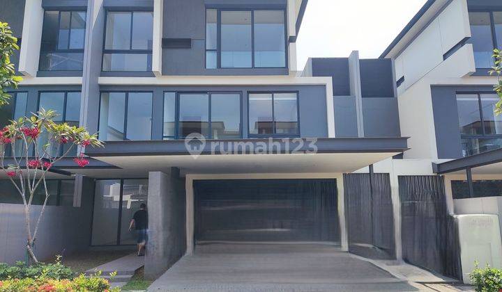 Dijual Rumah 2 Lantai Semi Furnished di Cluster Lyndon Nava Park. Tys Efb 1