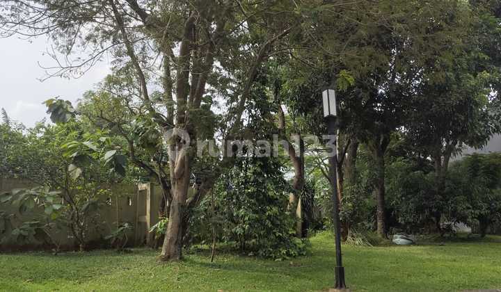 For Sale Ready-to-Live-in House in a Beautiful and Quiet Environment at Darwin Cluster, Gading Serpong. YYN EFAS 2