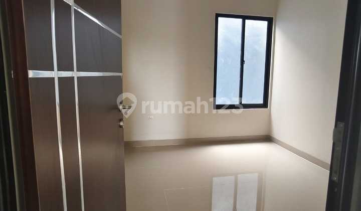 Dijual Rumah baru 2 lantai minimalis sudah inc AC di Villa Melati Mas - Tangerang Selatan. Ivnefa 2