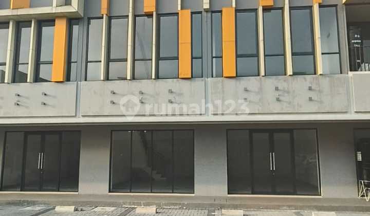 For Lease/Sale Adjacent Shophouses in Strategic Location at The Loop BSD City. BYN EFA EFAS