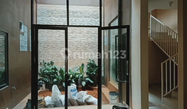 For Sale Ready-to-Occupy House in Strategic Location at Kencana Loka BSD City. YS EFB 2