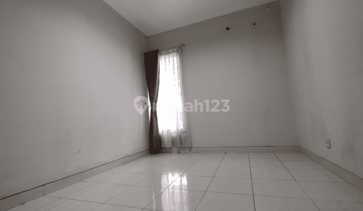 Turun Harga! Rumah 8x18 di Permata Buana hadap Selatan 2