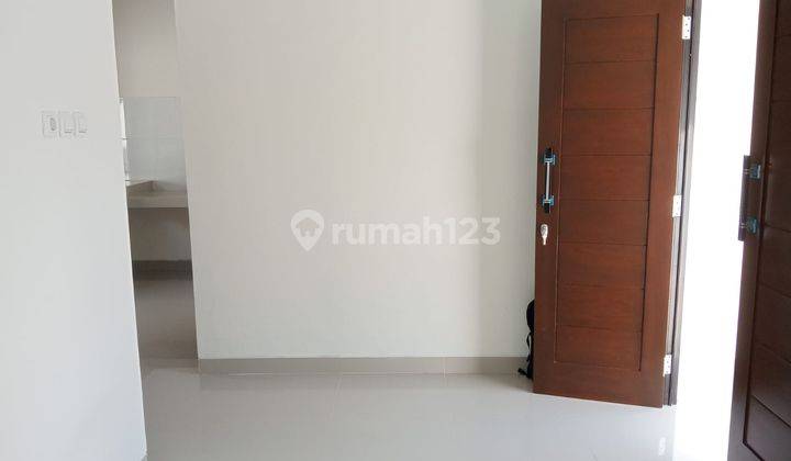 RUMAH SCANDINAVIAN LOKASI STRATEGIS 2 MENIT JL GODEAN 2