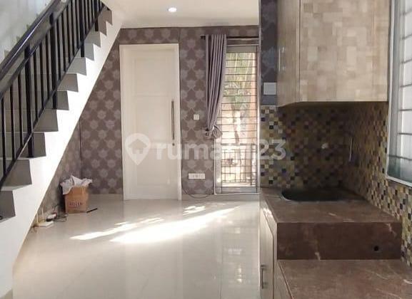 Rumah Hook Omaha Gading Serpong 3 Lantai Murah