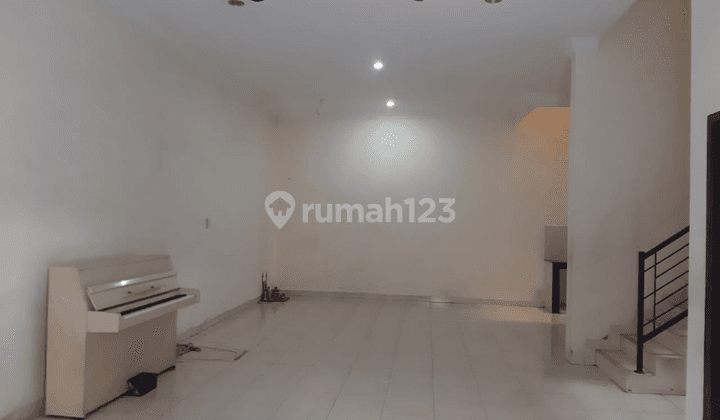 Rumah Cemara Asri, Jalan Longan No 8 A  9