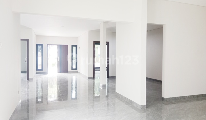 Rumah Siap Huni Depan Taman di Kota Wisata Cibubur 2