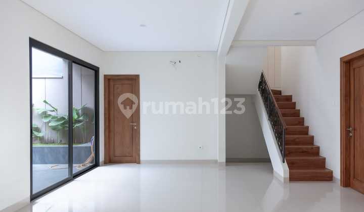 Premium House Near Toll Access in Legenda Wisata Cibubur 2