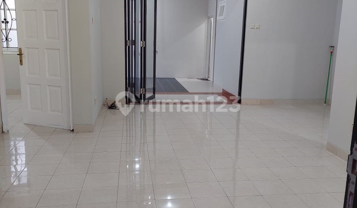 Neat and Ready-to-Occupy House Without Furniture in Cibubur Tourism City 2