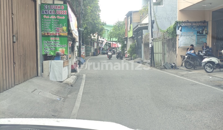 Sell Land in West Jakarta With Building