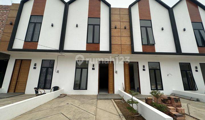 Town House Strategis Dan Berada di Lokasi Tertinggi di Palembang Casa De La Vida  1