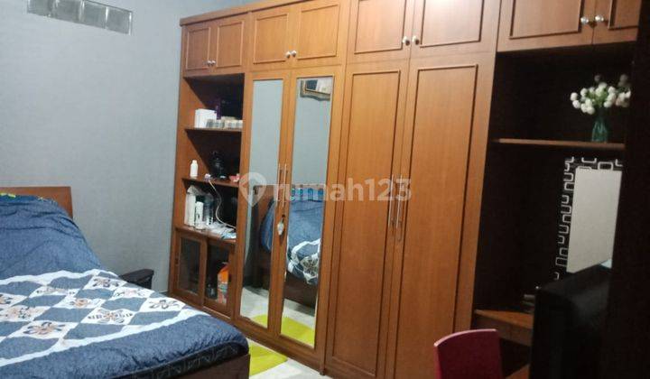 Rumah mewah ada studio buat senam 2