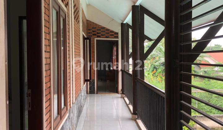 Spacious Green House Ready to Live In with Swimming Pool