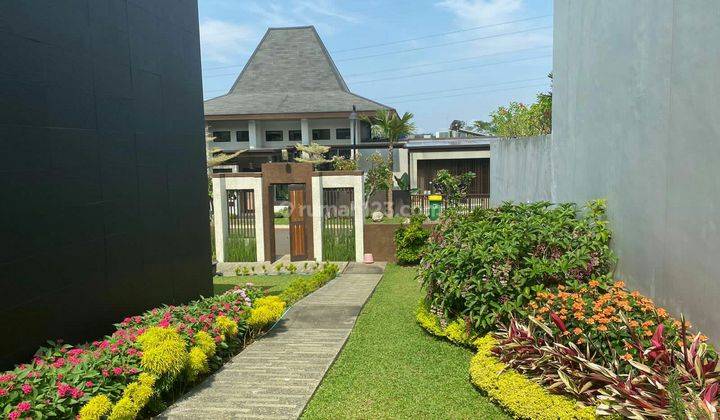 Rumah di Vimala Hills Villa & Resort Puncak Gadog
Megamendung Bogor -
Kawasan Pullman Ciawi Vimala Hills
Develop By PT.Agung Podomoro Land 1