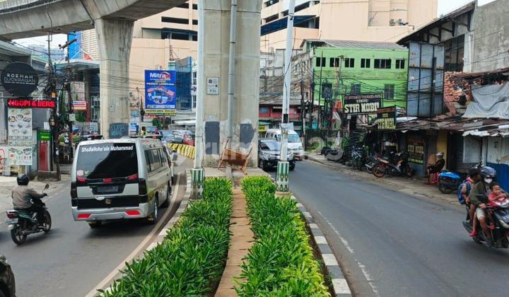 For Sale Fast! Strategic Boarding House + 3 Shops on Ciledug Raya Street – Ready for Profit!
