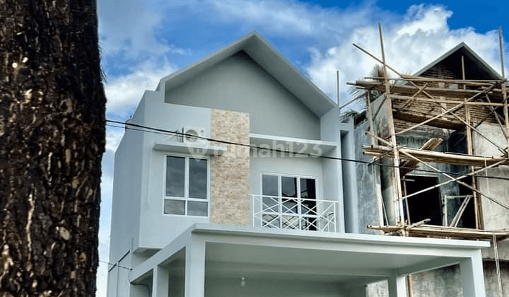 Rumah 2 Lantai Model Baru di Griya Maleosan Indah, Manado 1