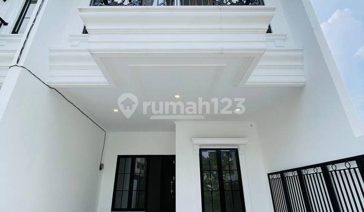 Rumah Nempel Sekolah Al Azhar Gdc Di Cilodong