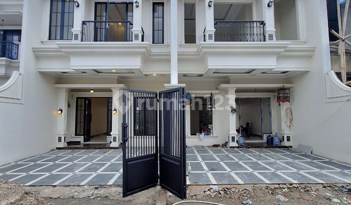 Rumah Mewah Luxury Tanah Besar Di Cilodong