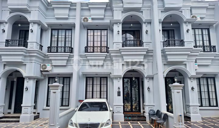 Rumah Classisc Luxury Dekat Tip Top Di Sukmajaya Depok