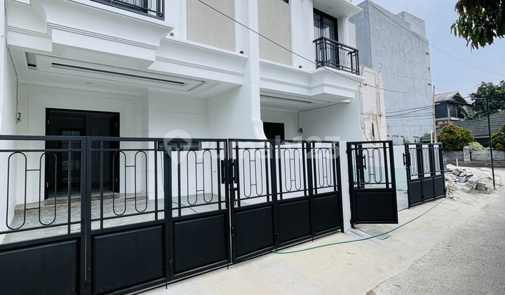 Rumah Siap Huni Jalan Kaki Ke Stasiun Depok Lama