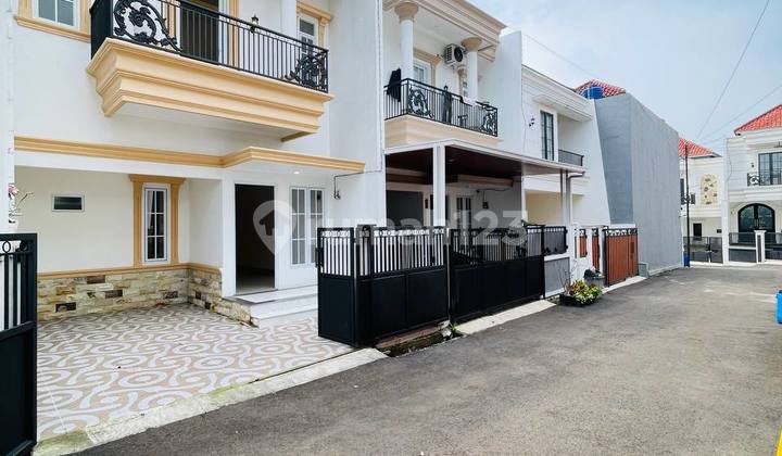 Rumah Siap Huni Dekat Stasiun Akses Mobil Lega 2