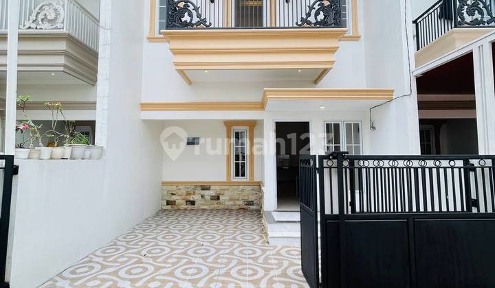 Rumah Siap Huni Dekat Stasiun Akses Mobil Lega