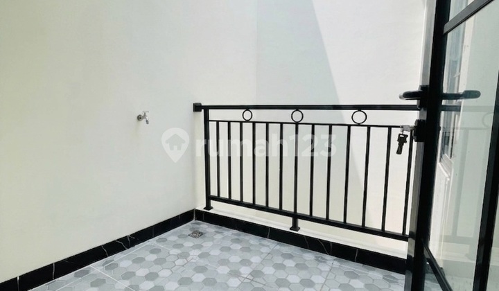 Rumah 2 Lantai Nyaman Dekat Stasiun dan Kawasan Gdc